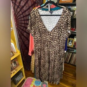 Torrid size 2 leopard print dress good condition midi length